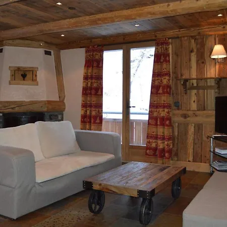 Bosset Style Chalet Bien Equipe Avec Cheminee Appartement